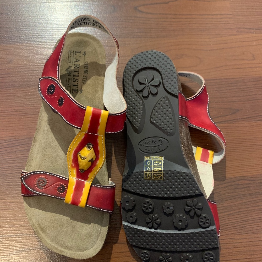 New Spring Step Sandals - Picture 3 of 4
